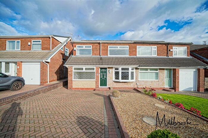 3 Bedroom Semi Detached House To Rent In Lymefield Drive, Worsley, M28