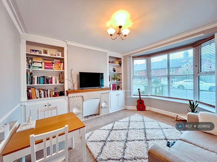 2 Bedroom Flat To Rent In Whitley Road, Eastbourne, BN22