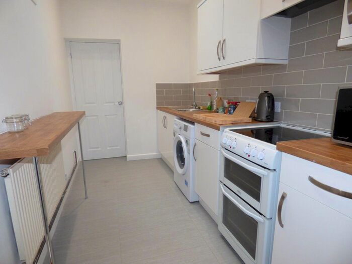 1 Bedroom Flat To Rent In Clifton Street, Swindon, SN1