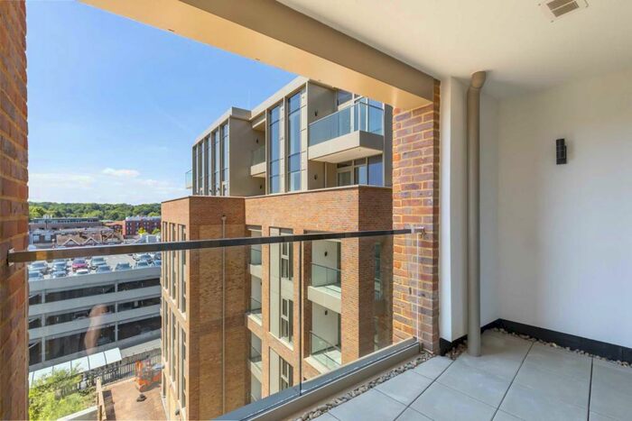 2 Bedroom Apartment To Rent In Westminster House - Perrymount Apartments, RH16