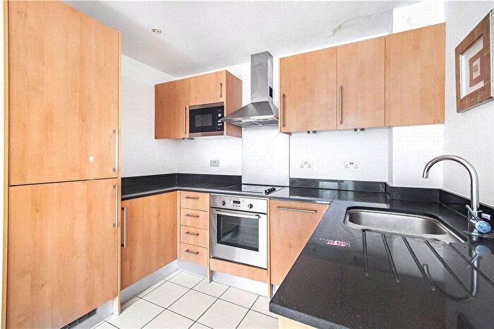 1 Bedroom Flat To Rent In Empire Square West, Empire Square, London, SE1