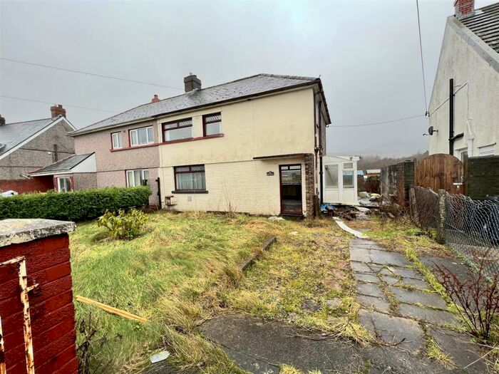 3 Bedroom Semi-Detached House For Sale In Heol Gwrangfryn, Rhigos, Aberdare, CF44