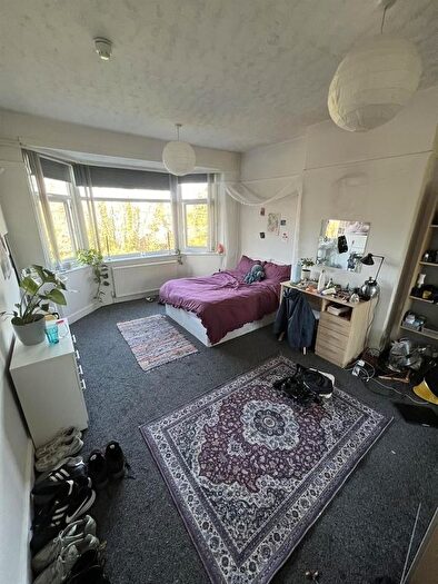 8 Bedroom Semi-Detached House To Rent In Wellington Road, Manchester, M14