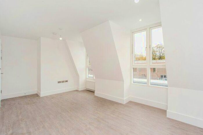 2 Bedroom Flat To Rent In Wells Park Road, London, SE26