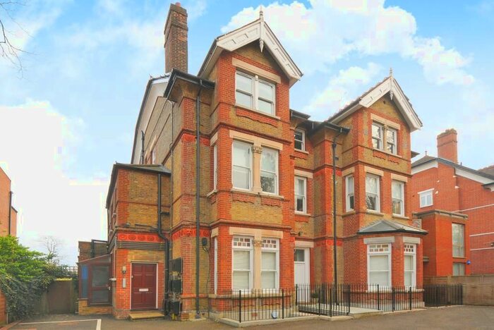 2 Bedroom Flat To Rent In Shepherds Hill, Highgate, N6