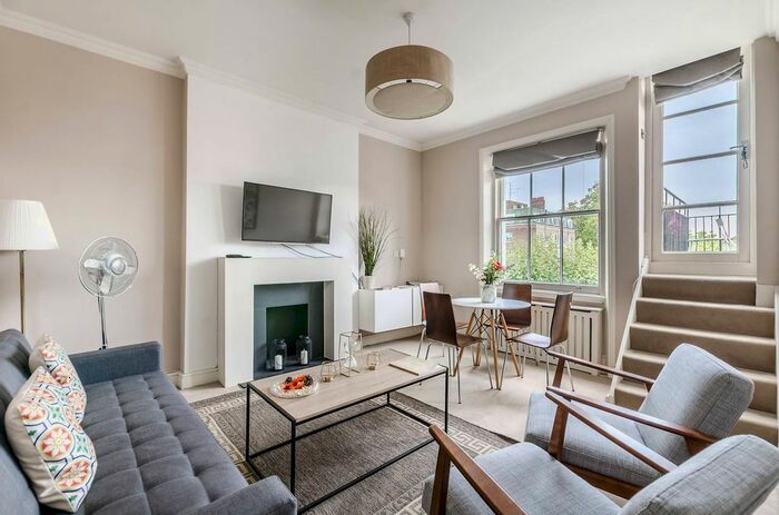 2 Bedroom Flat To Rent In Cromwell Crescent, Earls Court, London, SW5