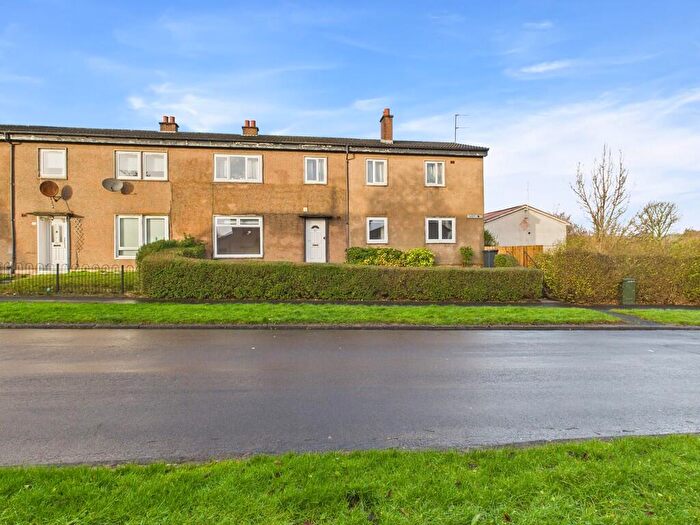 3 Bedroom Apartment To Rent In Mossgiel Drive, Clydebank, G81