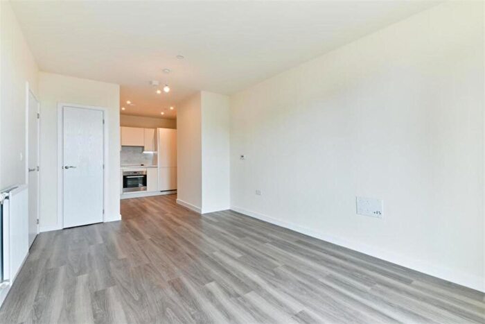 1 Bedroom Apartment To Rent In North End Road, Wembley, HA9