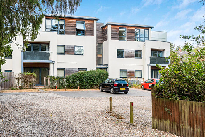 2 Bedroom Apartment For Sale In Curbridge Road, Witney, Oxfordshire, OX29