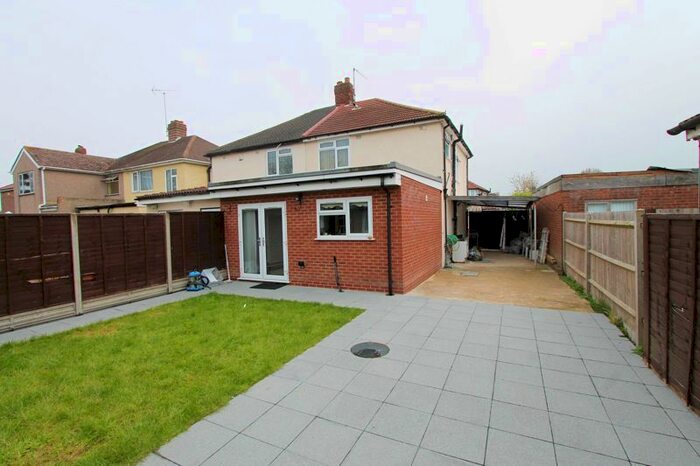 4 Bedroom Semi-Detached House To Rent In Wyatt Close, Hayes, UB4