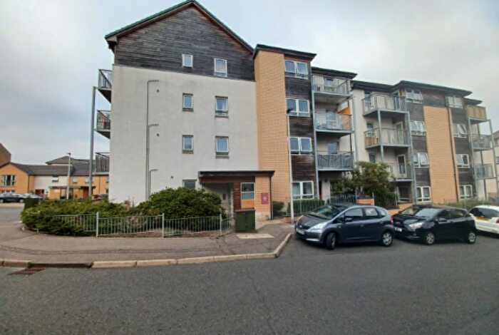 2 Bedroom Flat To Rent In , Firrhill Park, EH13