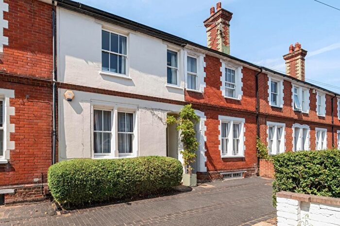 3 Bedroom Terraced House For Sale In Stoke Fields, Guildford, GU1