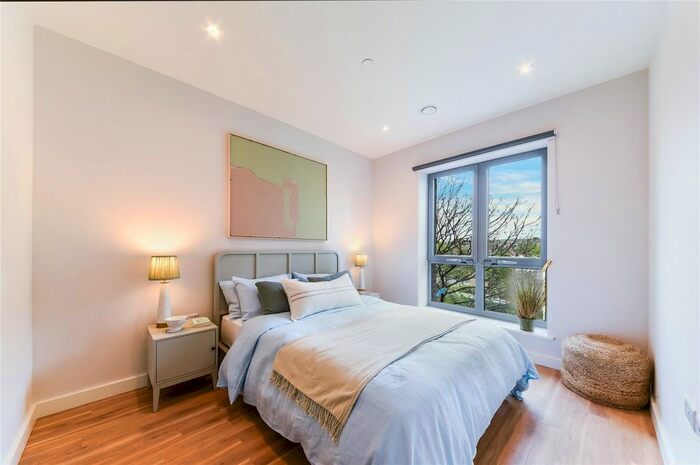 3 Bedroom Flat To Rent In Lyons Dock House, Oldfield Lane North, Greenford, UB6