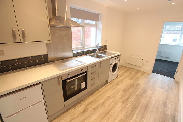 1 Bedroom Flat To Rent In Clovelly Road, Southampton, SO14