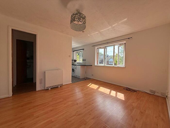 Studio To Rent In Springford Gardens, Lordshill, Southampton, SO16
