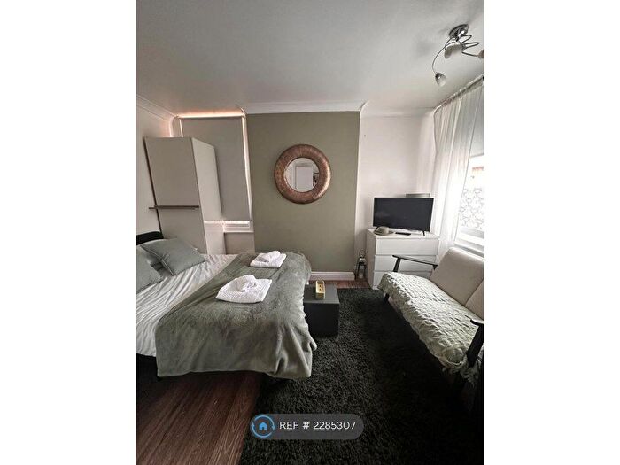 Studio To Rent In Spencer Avenue, Coventry, CV5