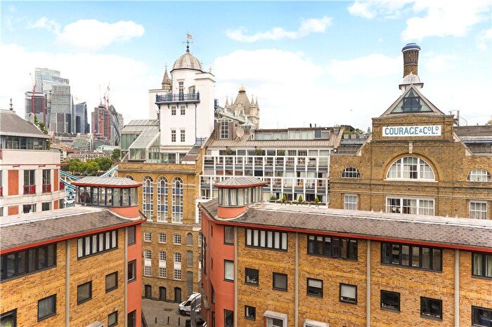 2 Bedroom Flat To Rent In Admirals Court, Horselydown Lane, London, SE1