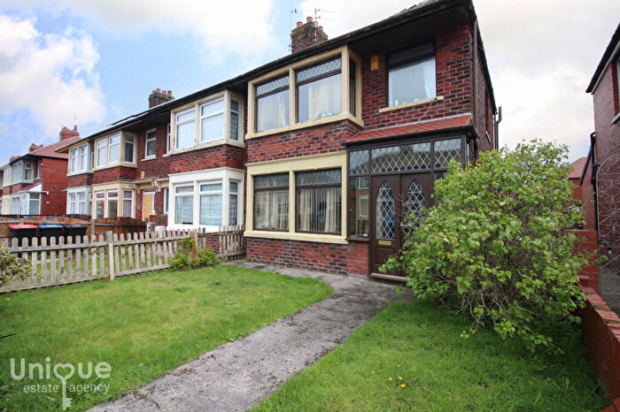 3 Bedroom End Of Terrace House For Sale In Whinfield Avenue, Fleetwood, FY7