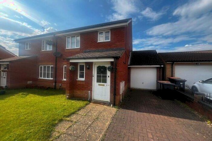 3 Bedroom Property To Rent In Carroll Drive, Elstow, Bedford, MK42