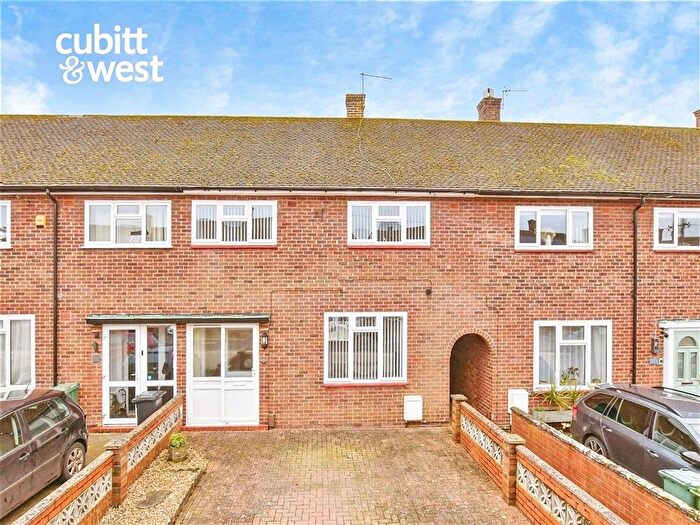 3 Bedroom Terraced House For Sale In Taynton Drive, Merstham, Redhill, Surrey, RH1