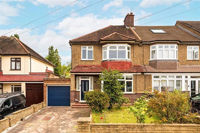 3 Bedroom End Of Terrace House For Sale In Pitfold Road, Lee, SE12