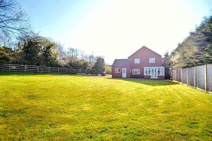 3 Bedroom Detached House For Sale In Bilborough Road, Nottingham, NG8