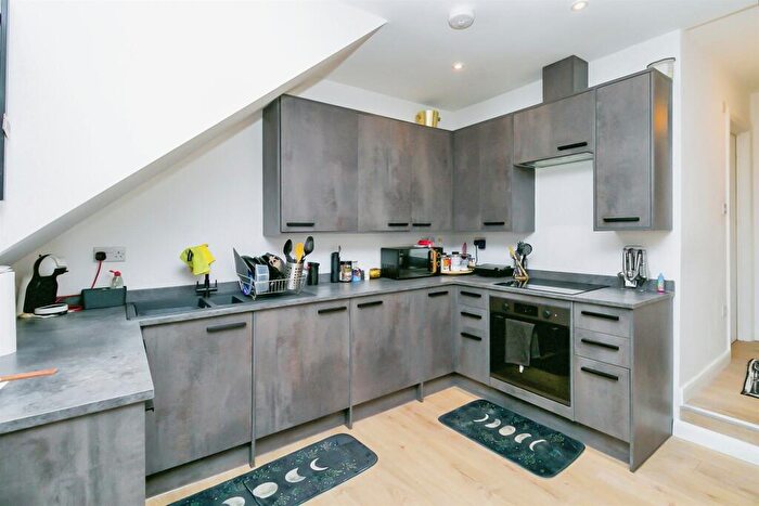 1 Bedroom Flat For Sale In Glebe Street, Penarth, CF64