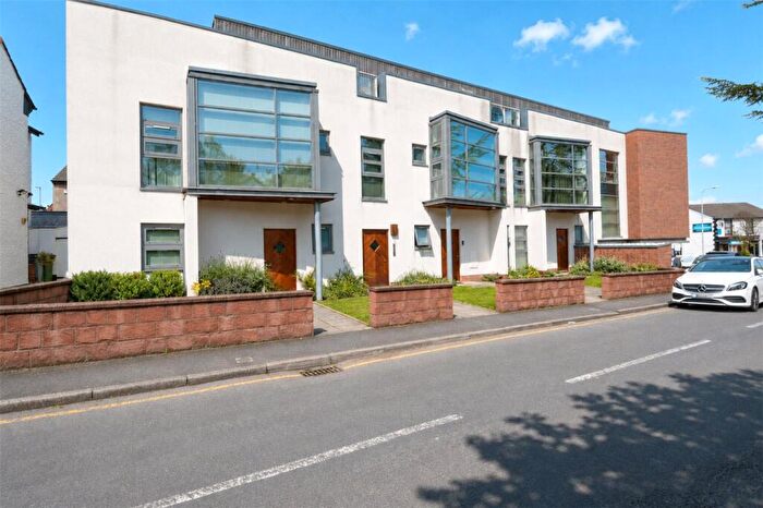 2 Bedroom Flat To Rent In Rocky Lane South, Heswall, Wirral, CH60