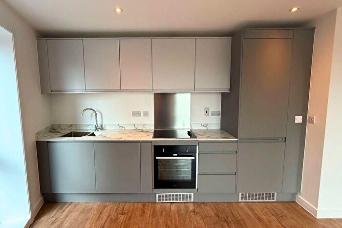 2 Bedroom Flat For Sale In Phoenix, Saxton Lane, Leeds, LS9