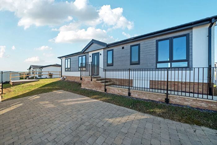2 Bedroom Mobile/park Home For Sale In Near Bude, Cornwall, EX23