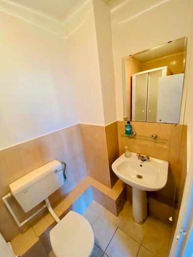 Studio To Rent In Stoke Newington Church Street, London, N16