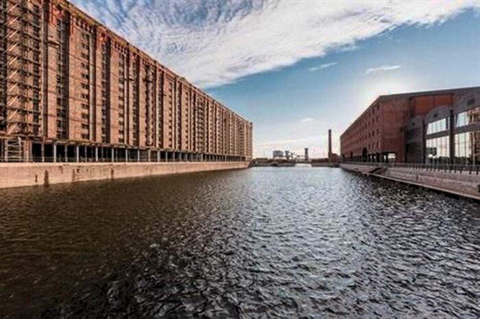 3 Bedroom Flat To Rent In Apartment, Tobacco Warehouse, A Regent Road, Liverpool, L3
