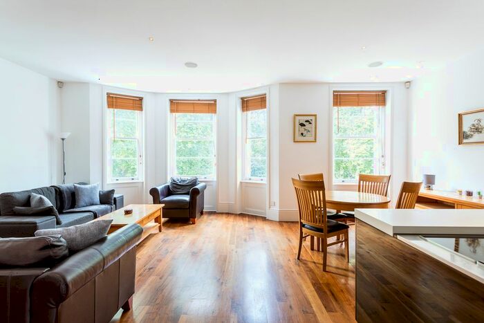 2 Bedroom Flat To Rent In St.George's Square, London SW1V