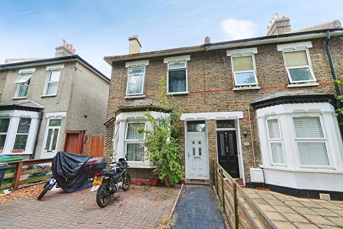 3 Bedroom Terraced House For Sale In Kangley Bridge Road, London, SE26