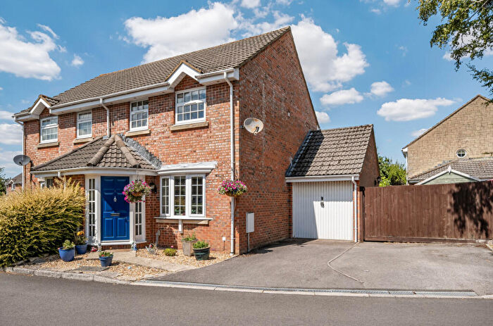 3 Bedroom Semi-Detached House For Sale In The Beeches, Warminster, BA12