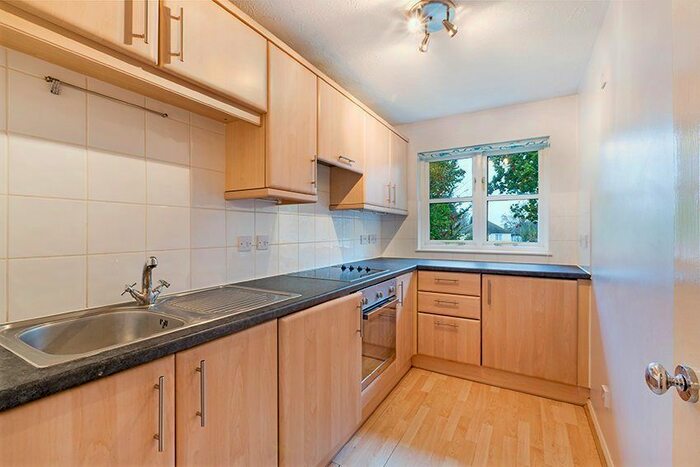 1 Bedroom Flat To Rent In Rosamund Close, South Croydon, CR2
