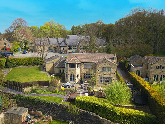 4 Bedroom Detached House For Sale In Glade Manor, Lane Head Lane, Kirkburton, HD8