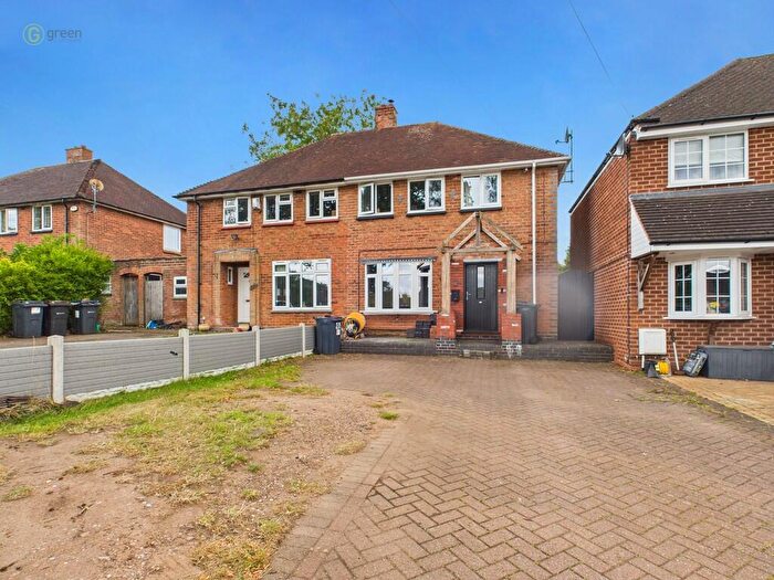 3 Bedroom Semi-Detached House For Sale In Clarence Road, Four Oaks, B74