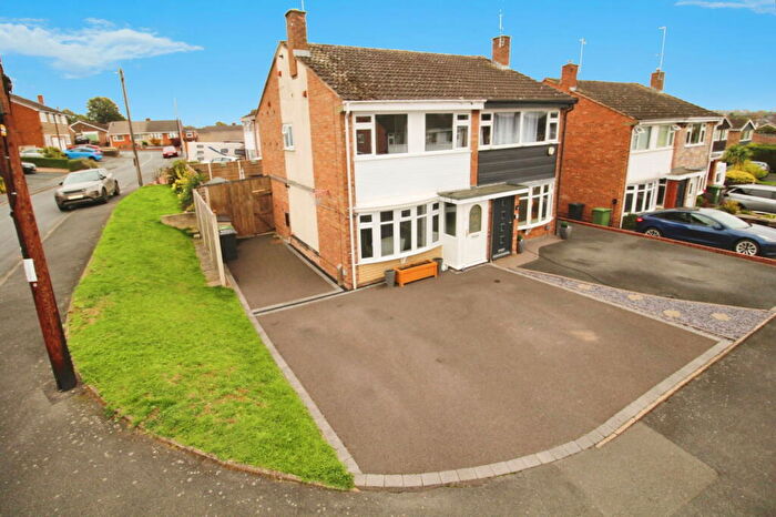3 Bedroom Semi-Detached House For Sale In Chichester Avenue, Marlpool, Kidderminster, DY11