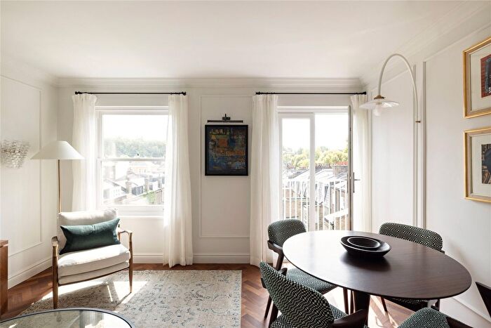 1 Bedroom Flat For Sale In Ladbroke Square, London, W11