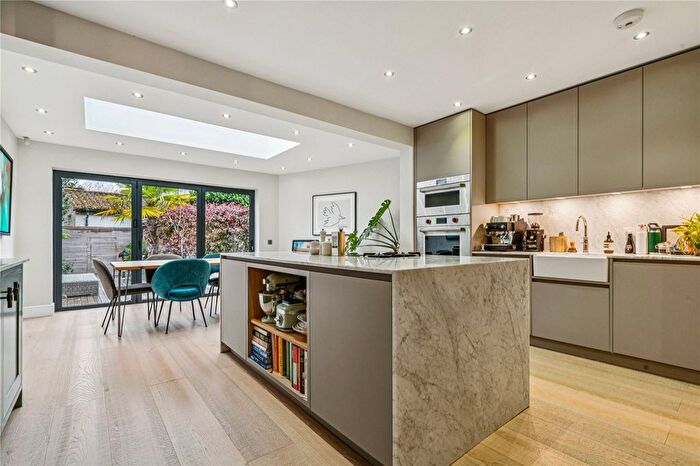 3 Bedroom Semi Detached House To Rent In Petersham Road, Richmond, TW10