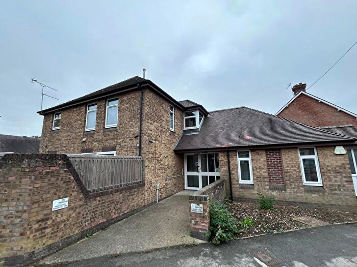 2 Bedroom Flat To Rent In Parkway, Cottingham, East Riding Of Yorkshi, HU16