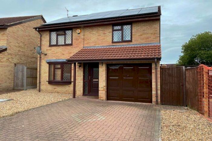 4 Bedroom Property To Rent In Clary Road, Swindon, SN2