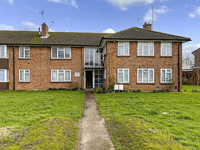 3 Bedroom Flat For Sale In Allangate Drive, Rustington, Littlehampton, BN16