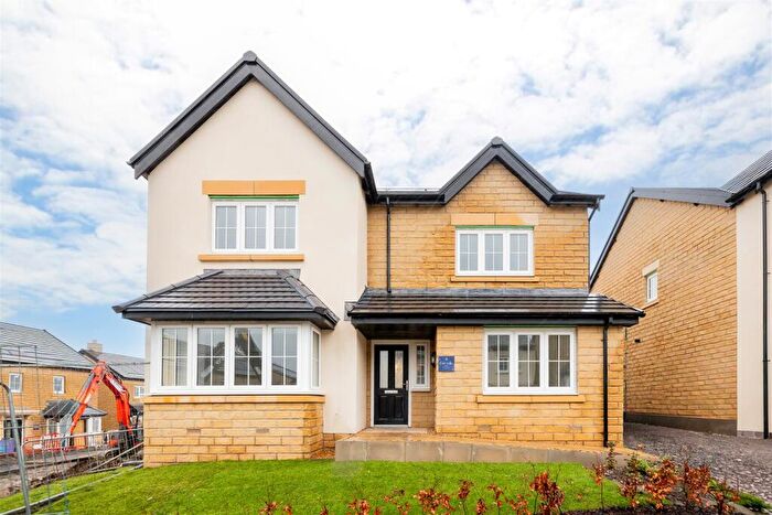 4 Bedroom Detached House For Sale In Meadow View Close, Worsthorne, Burnley, BB10