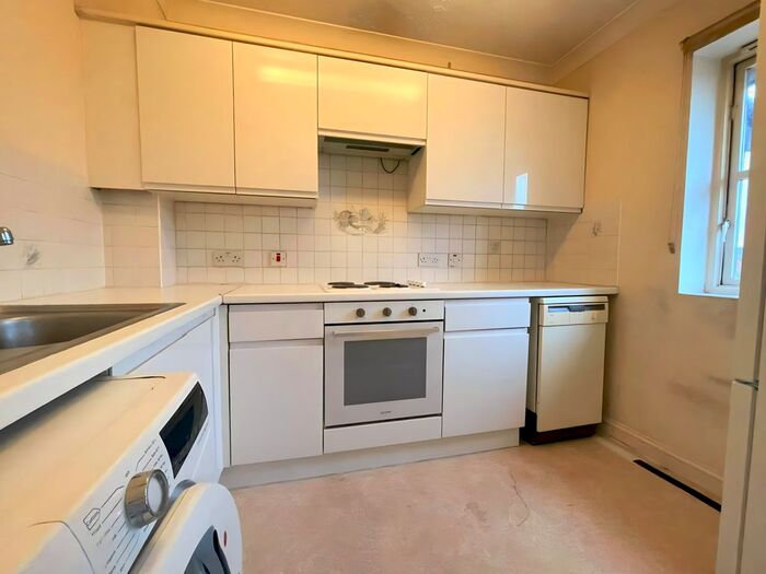 2 Bedroom Flat To Rent In Cameron Square, Mitcham, CR4