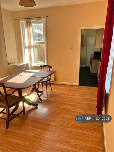 3 Bedroom End Of Terrace House To Rent In Burnmoor Street, Leicester, LE2