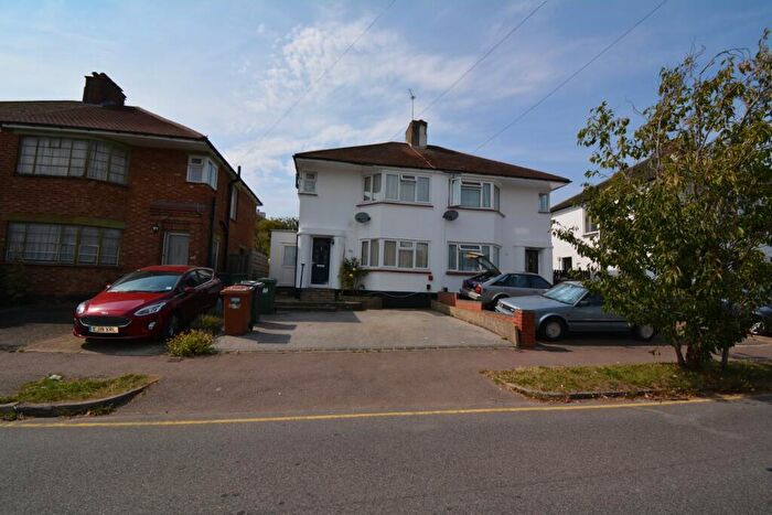 3 Bedroom Semi Detached House To Rent In Highview Gardens, Potters Bar, EN6