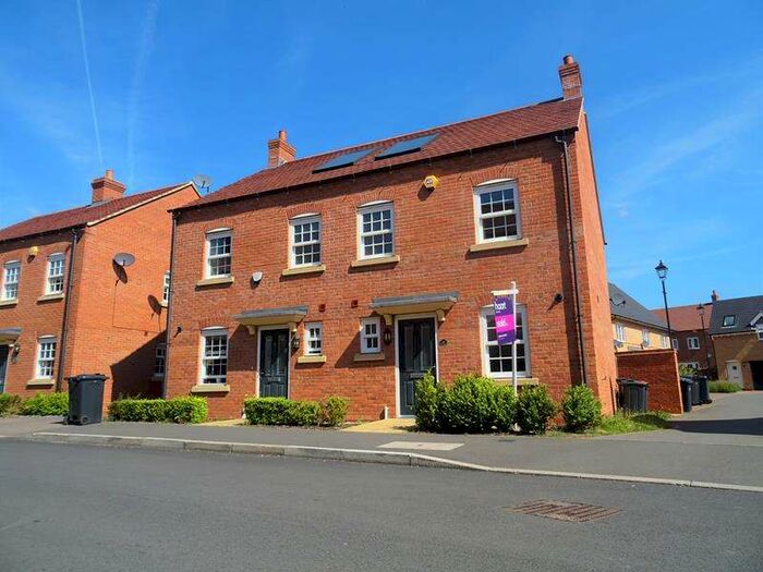 3 Bedroom Semi-Detached House To Rent In Cantley Road, Great Denham, MK40