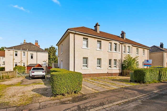 3 Bedroom Flat For Sale In Cluny Drive, Paisley, PA3